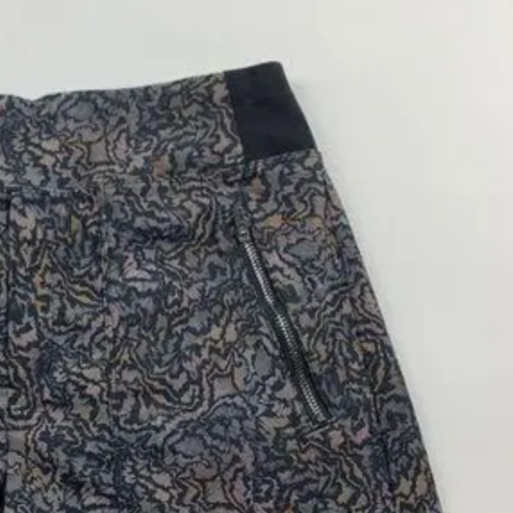 Stylish Athleta Women's Patterned Shorts
